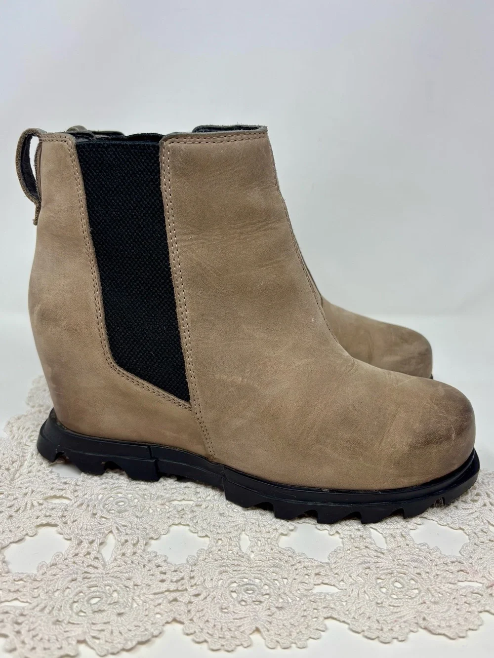 Sorel Joan of Arctic Wedge III Chelsea Hidden Wedge Ankle Boot Taupe Leather 8